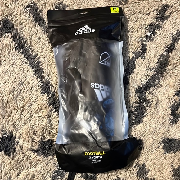 adidas Other - Adidas football MSL shin guard